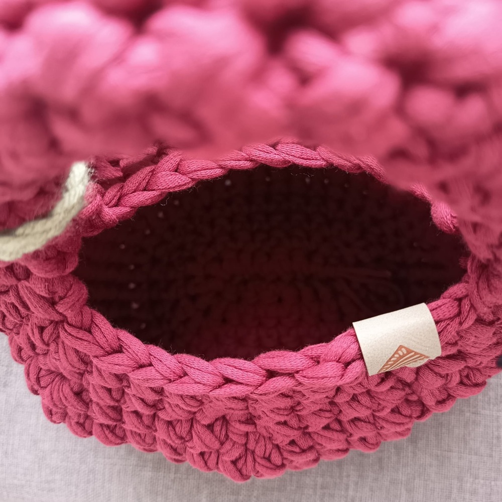 🍓Handmade Crocheted Berry Tote Bag with Removable Strawberry Charm - Picture 5 of 8